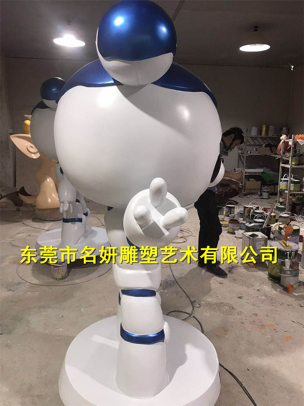 科技时代IP形象卡通玻璃钢吉祥物公仔雕塑艺术摆件