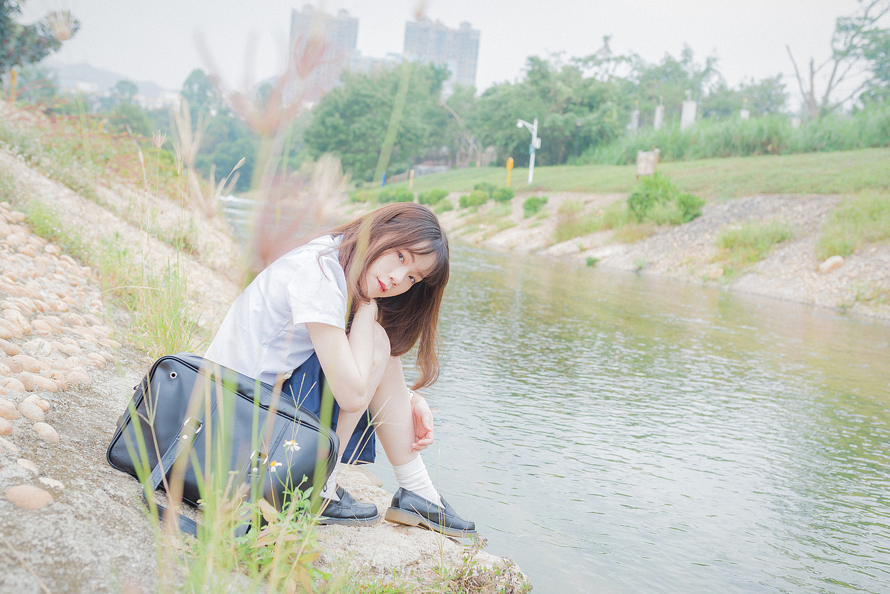 轻风吹拂 少女冲鸭٩(ˊᗜˋ*)و（图ZMTM5ODcxNjg0） - 人像摄影 - 站酷设计师是哒哒鸭原创素材 - 站酷ZCOOL