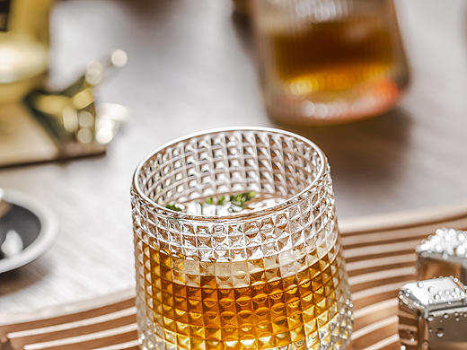威士忌杯