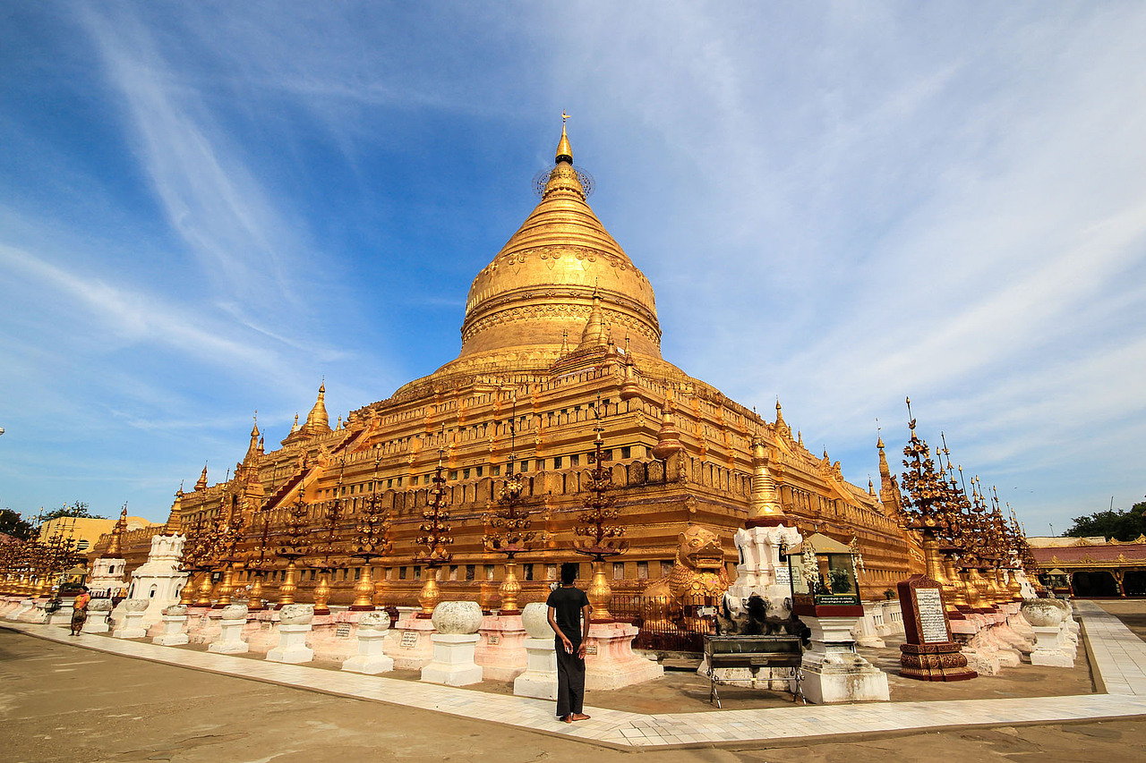 2014/12 缅甸/蒲甘 瑞喜宫佛塔的名称中shew代表金,zigon在巴利语中