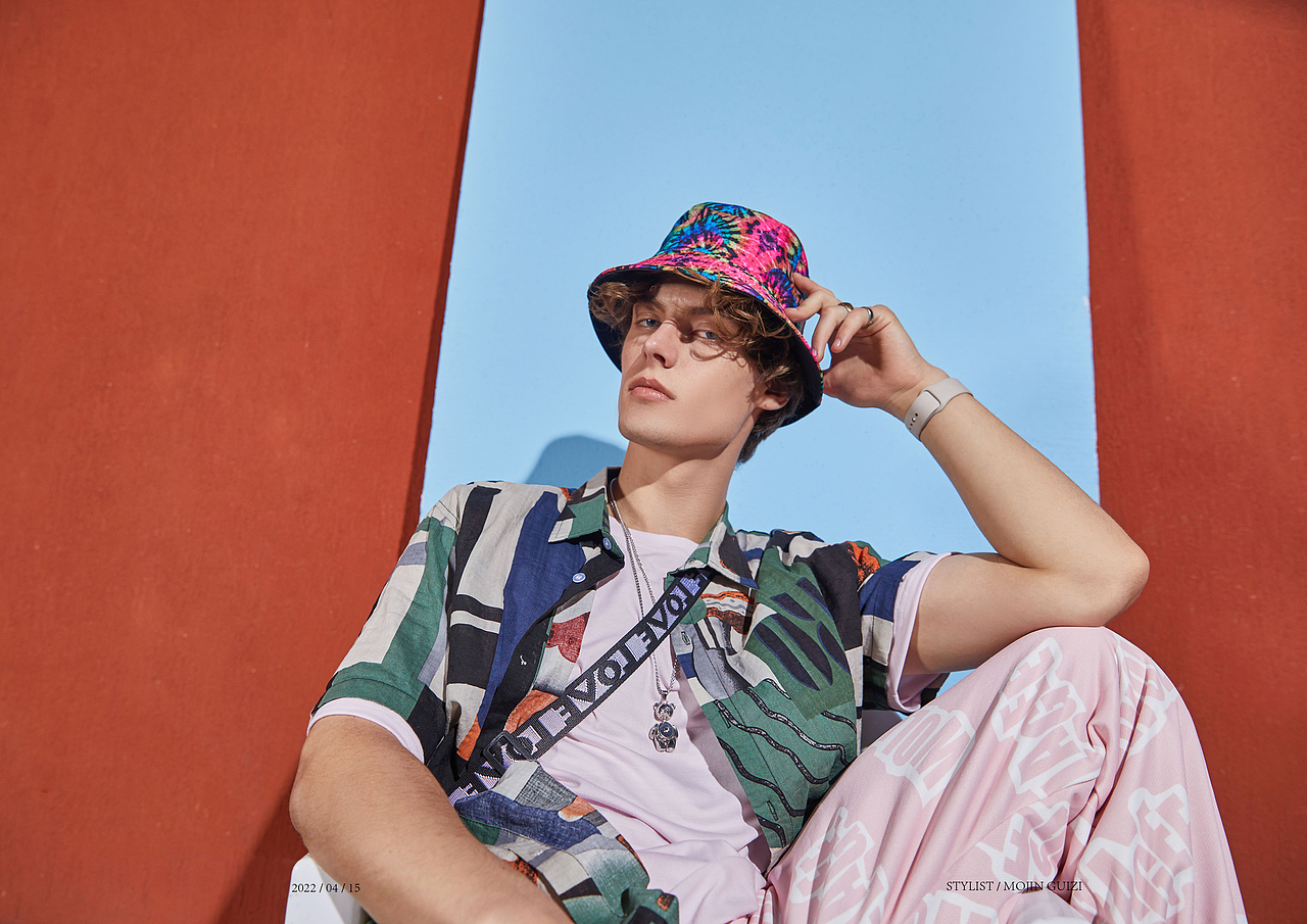 男装主题拍摄丨童心未泯丨色块组合丨摄影策划&搭配