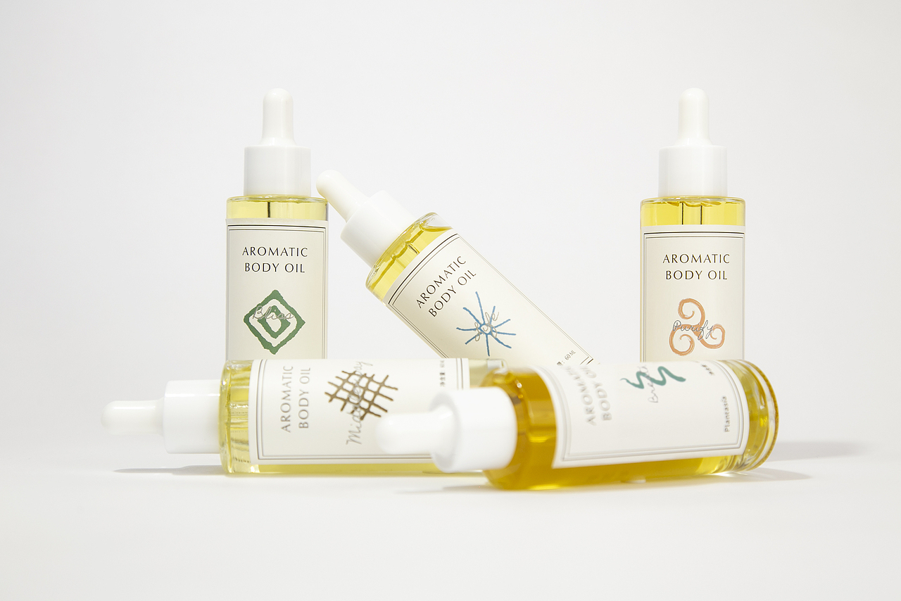 产品摄影：Plantasia五行身体按摩油（图ZMzA5Mzk1MzYw） - 产品摄影 - 站酷设计师DudeChen原创素材 - 站酷ZCOOL