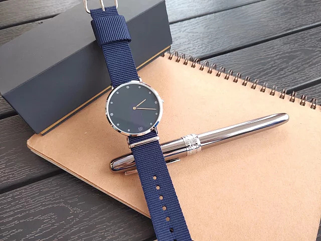 唐小生—校园纪念表—实物