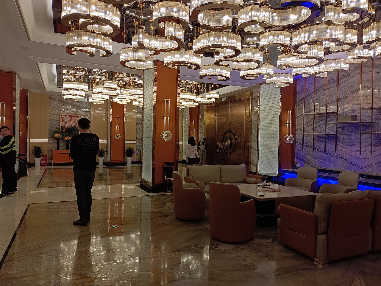 落地全案实景KTV