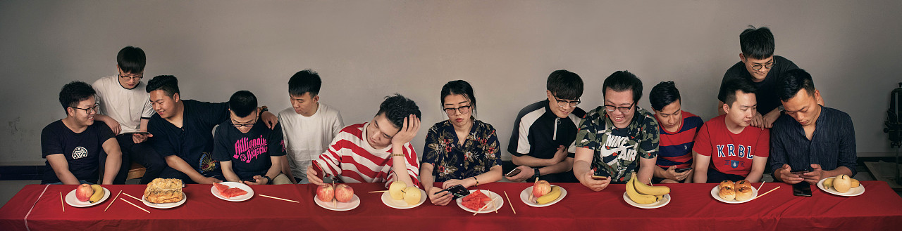 “低头人生”观念摄影（图ZMTE1MDA1NTY0） - 人像摄影 - 站酷设计师狗皮膏药啊原创素材 - 站酷ZCOOL