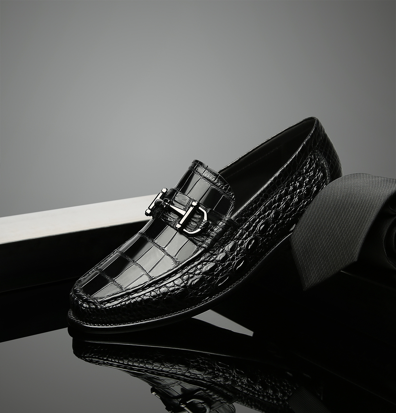 高档鳄鱼皮男鞋精拍
