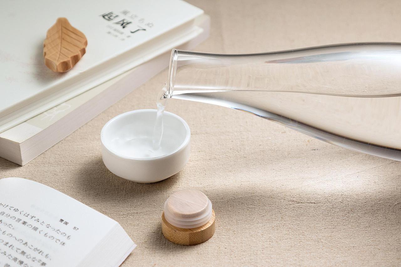 玻璃杯白底细节和场景图拍摄。（图ZOTMzMTU4ODg=） - 产品摄影 - 站酷设计师聚象影视传媒原创素材 - 站酷ZCOOL