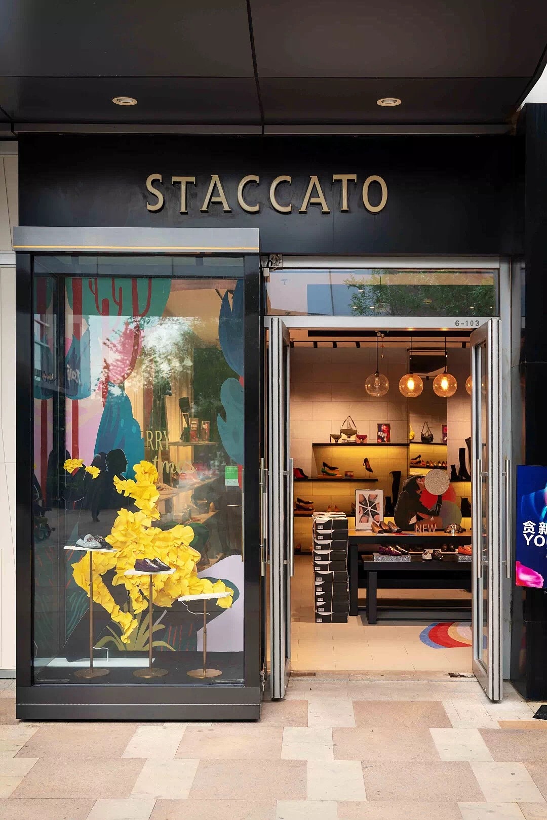 北京祥云小镇橱窗设计