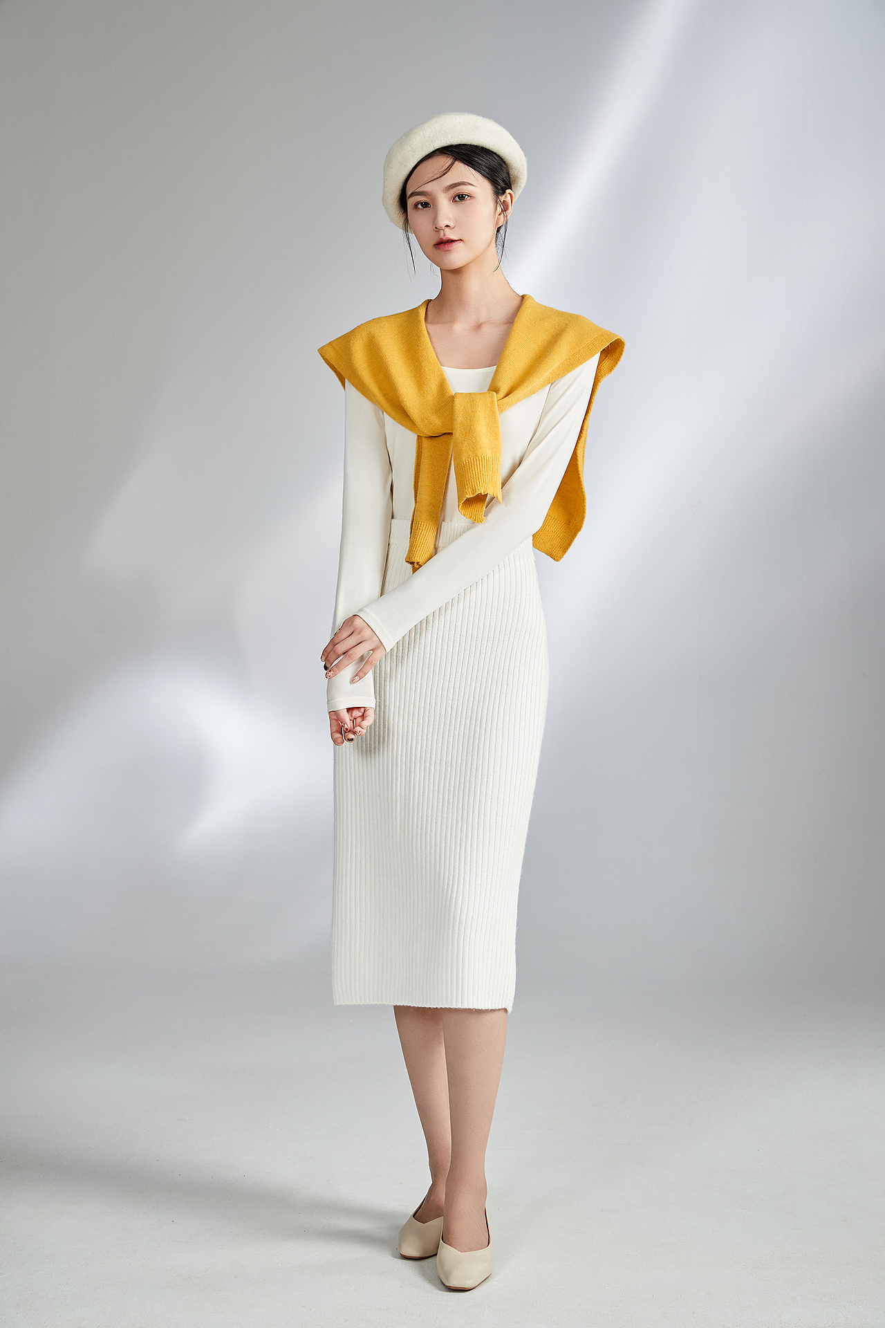 品牌内衣时尚简结大牌/保暖内衣/罗捷广告