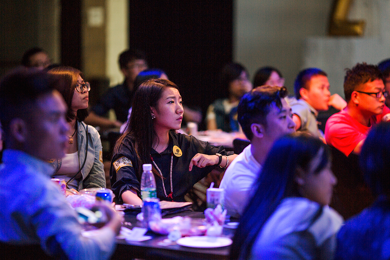 站酷九周年设计师大趴-洛阳站花絮（图ZMzM3NjA1MjQ=） - 人文/纪实摄影 - 站酷设计师鲍鲍先生原创素材 - 站酷ZCOOL
