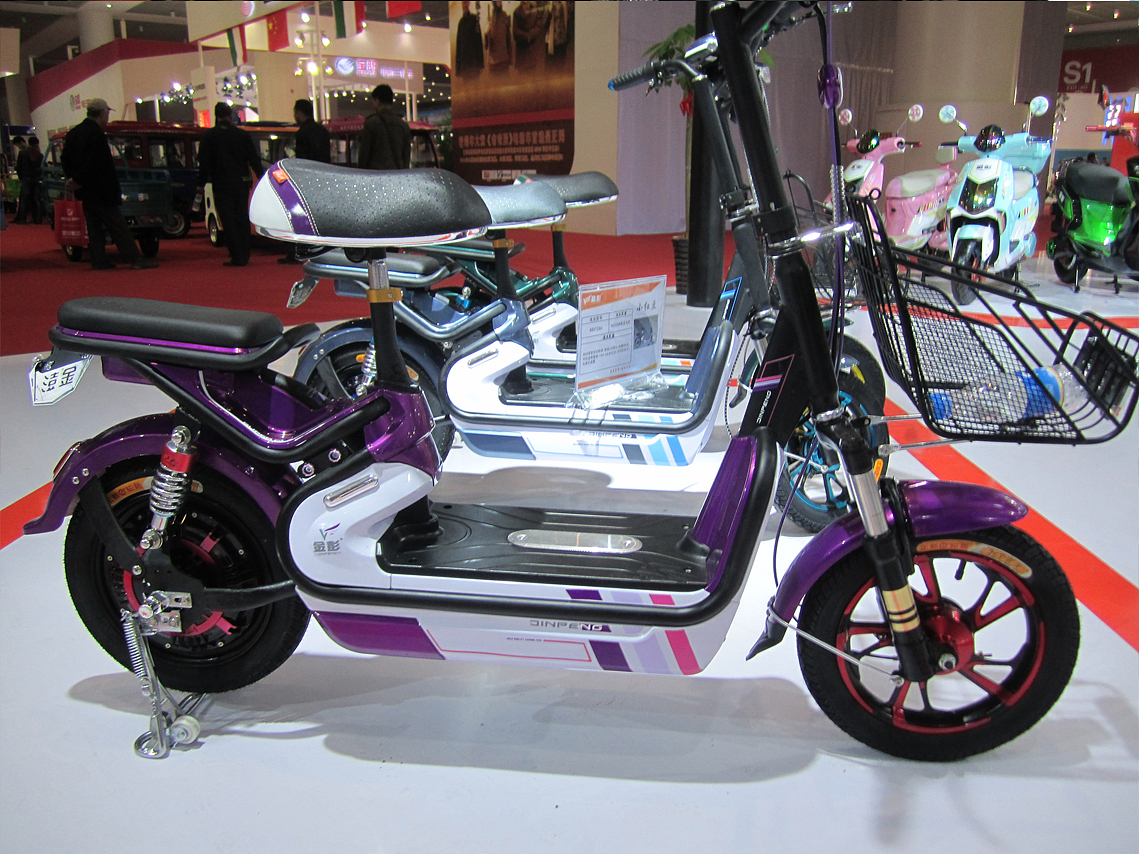 电动车设计（图ZMzIwMjA3MzI=） - 交通工具 - 站酷设计师李志鑫原创素材 - 站酷ZCOOL