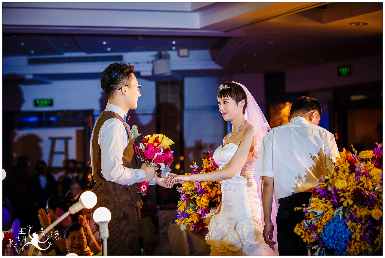 青蛙摄影婚礼拍摄-逗逼是你逗逼!