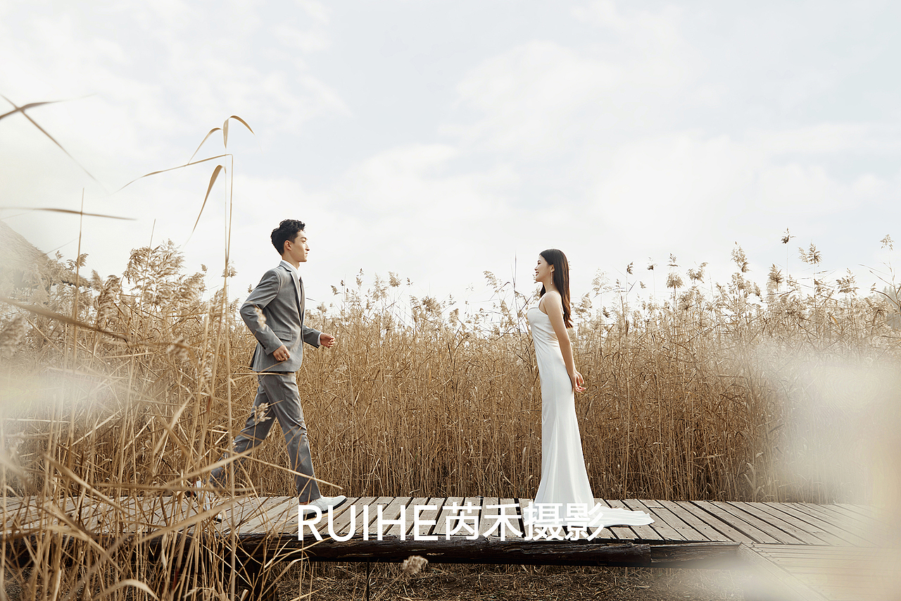 撷秋日时光，灌注一缕风间清拥，秋地一色、芦苇镶金（图ZMjc3NzMzNTEy） - 婚礼摄影 - 站酷设计师遇见YUJIAN原创素材 - 站酷ZCOOL