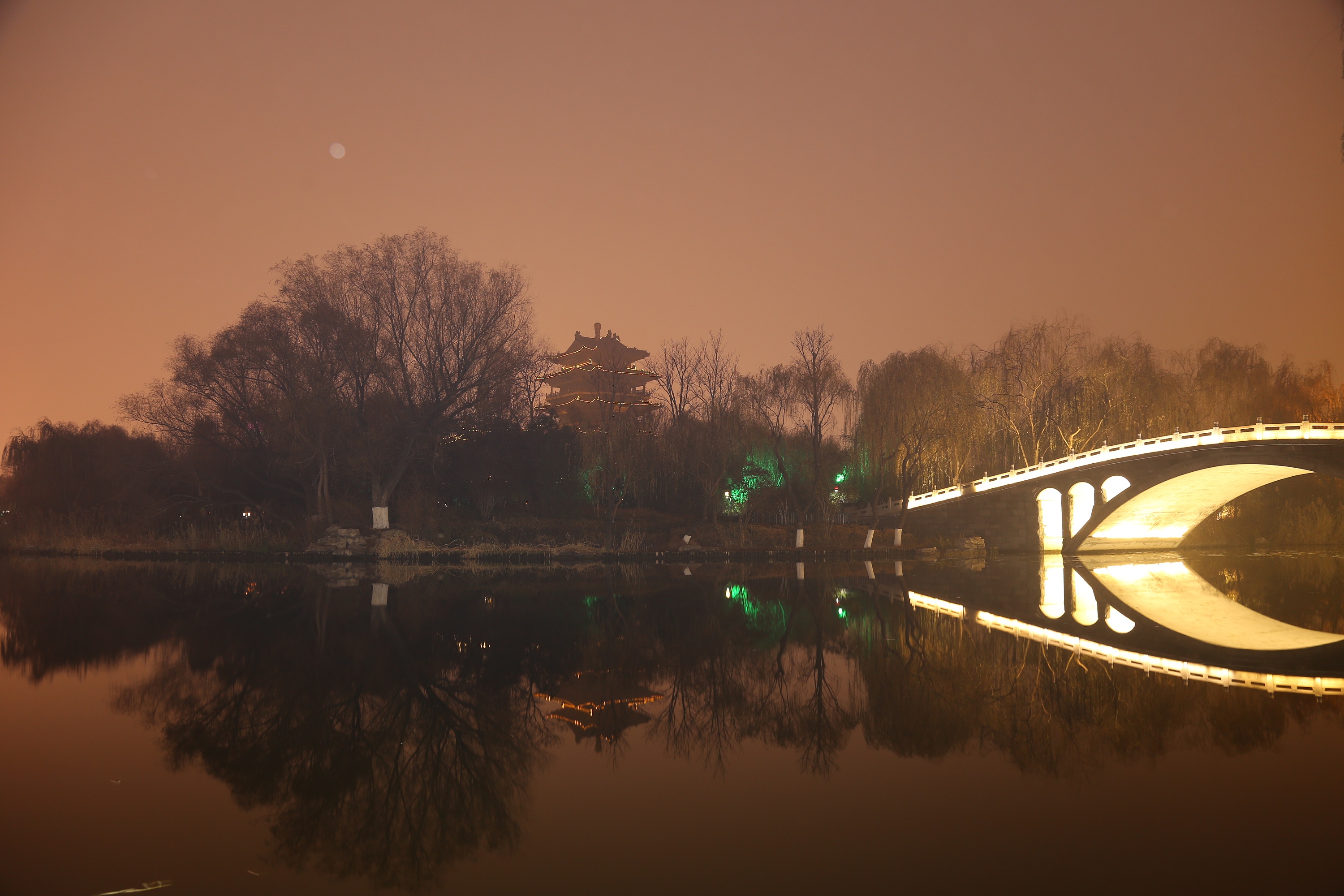 冬日夜景大明湖|摄影|风光摄影|铭讯软件 - 原创作品 - 站酷 (ZCOOL)