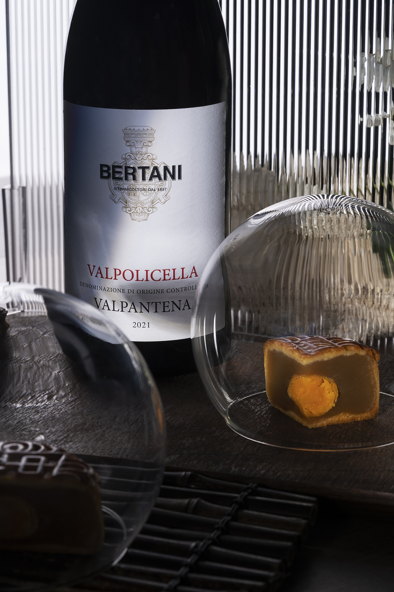 瓶子的多种拍法 - 2021-2022作品集（图ZMzEyNzIyMzg4） - 产品摄影 - 站酷设计师韋韋韋維斯原创素材 - 站酷ZCOOL