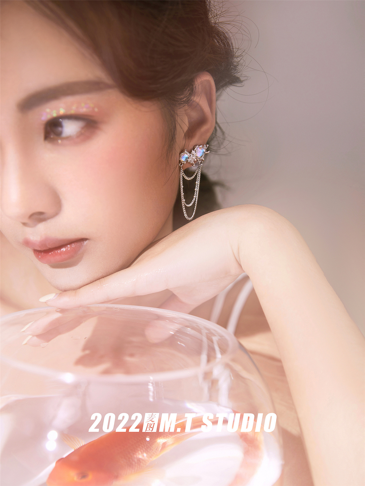 耳钉饰品项链模特图（图ZMzIwMTQzOTU2） - 人像摄影 - 站酷设计师麦图商业摄影原创素材 - 站酷ZCOOL