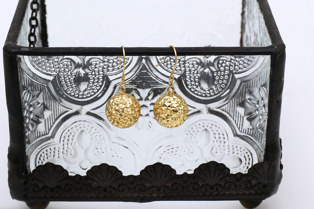 珠宝摄影:K金镭射吊坠耳钉 场景图 原图调亮