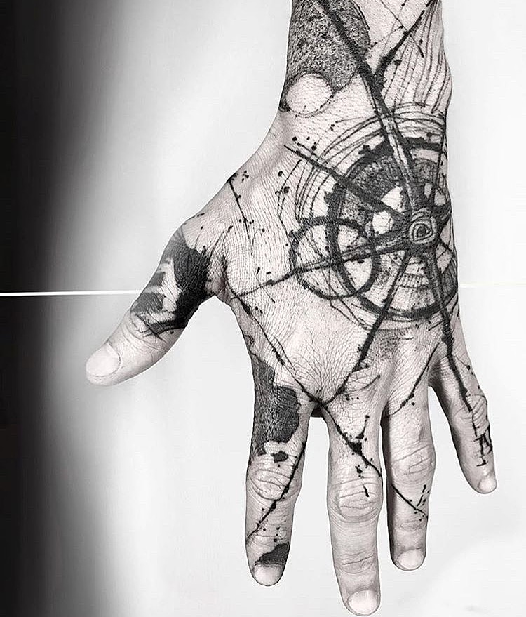 各种创意纹身多风格大合集.速写抽象的大臂后侧独特位