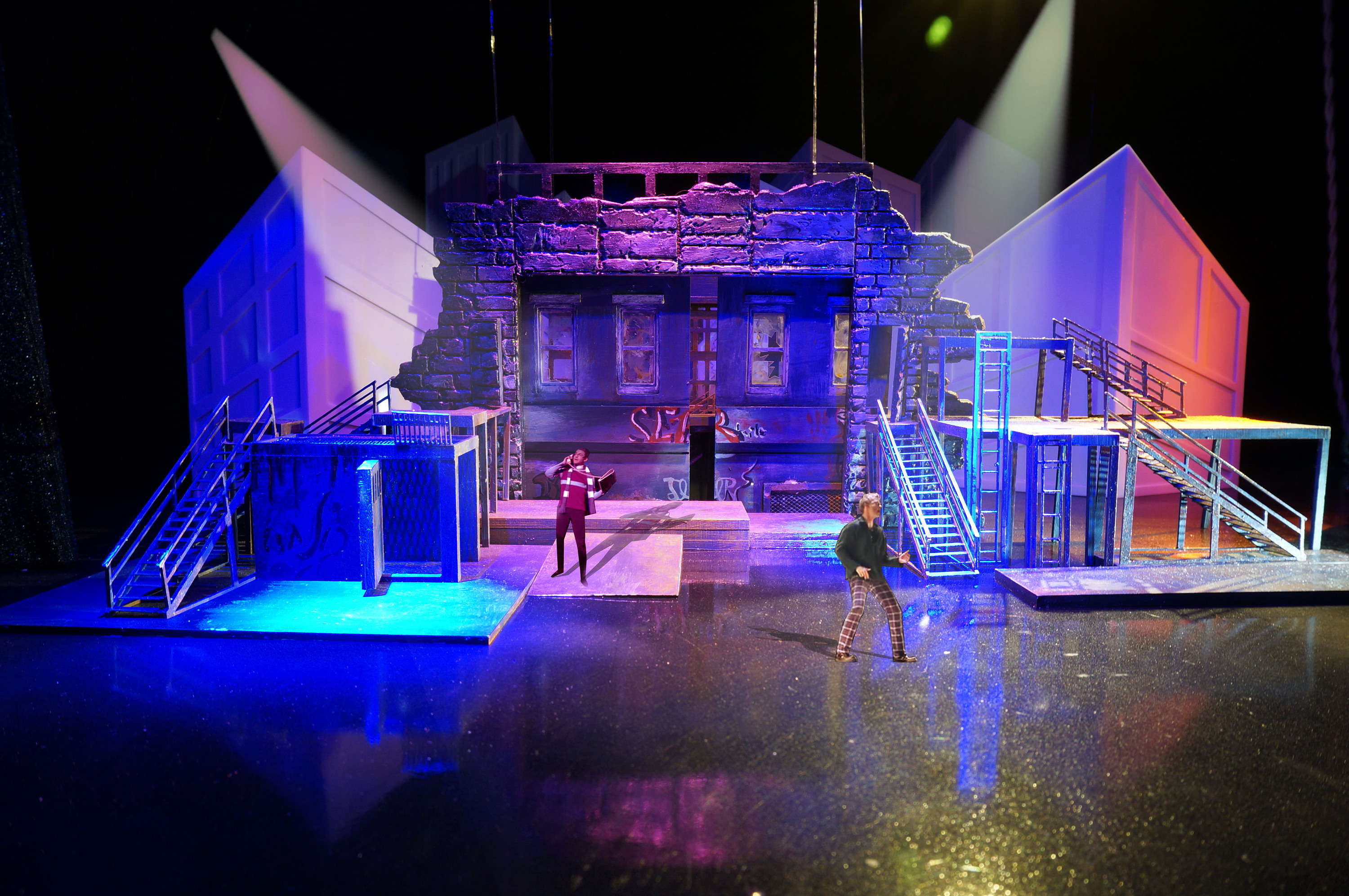 舞美系毕计音乐剧《吉屋出租》模型设计及定格动画展示