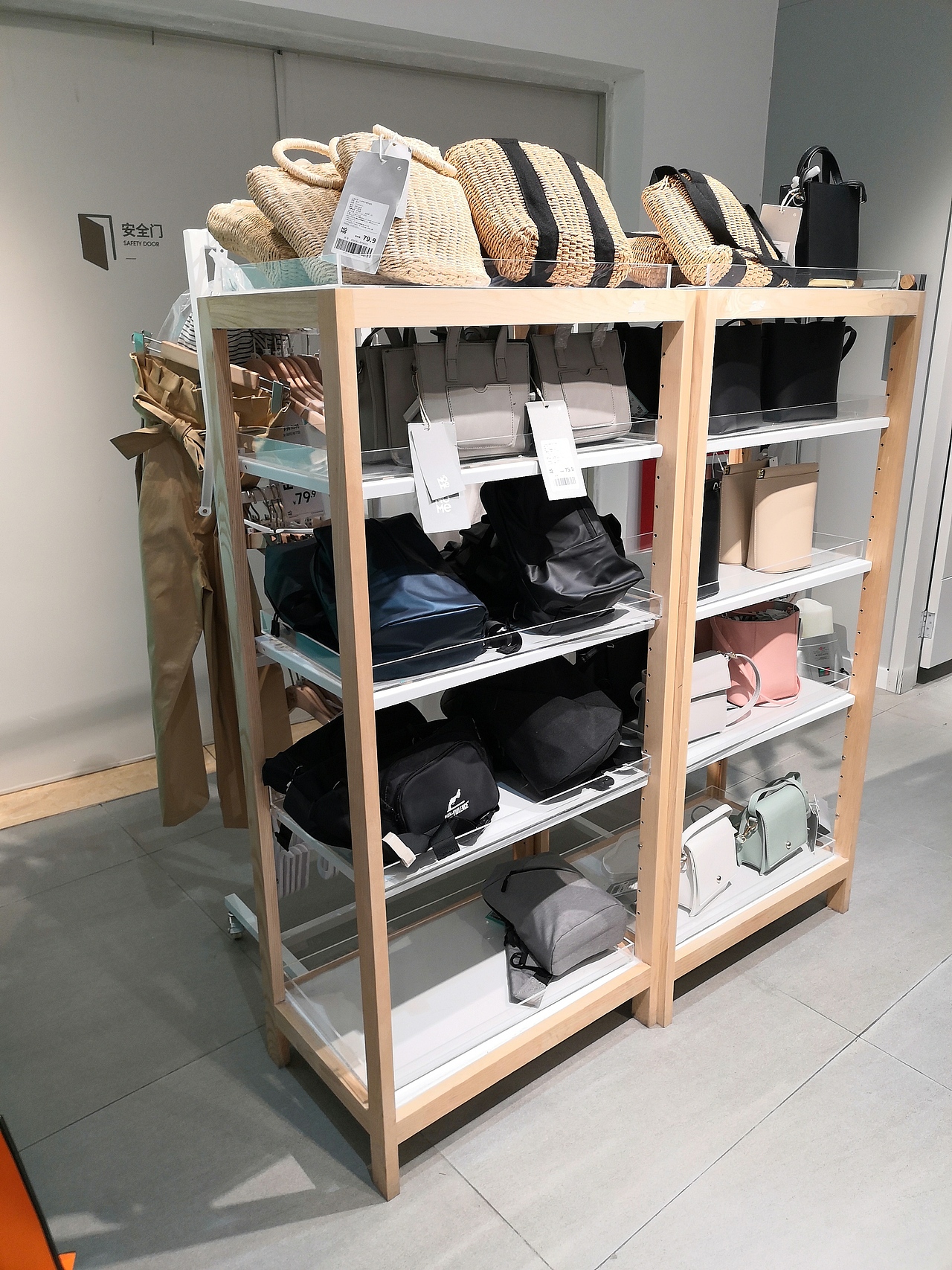 广州nome诺米货架厂给您推荐母婴店货架选择