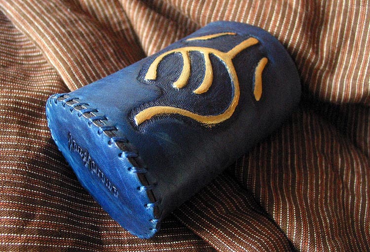 笔筒-甲骨文|手工艺|工艺品设计|伽蓝手工 - 原创作品 - 站酷 (zcool)