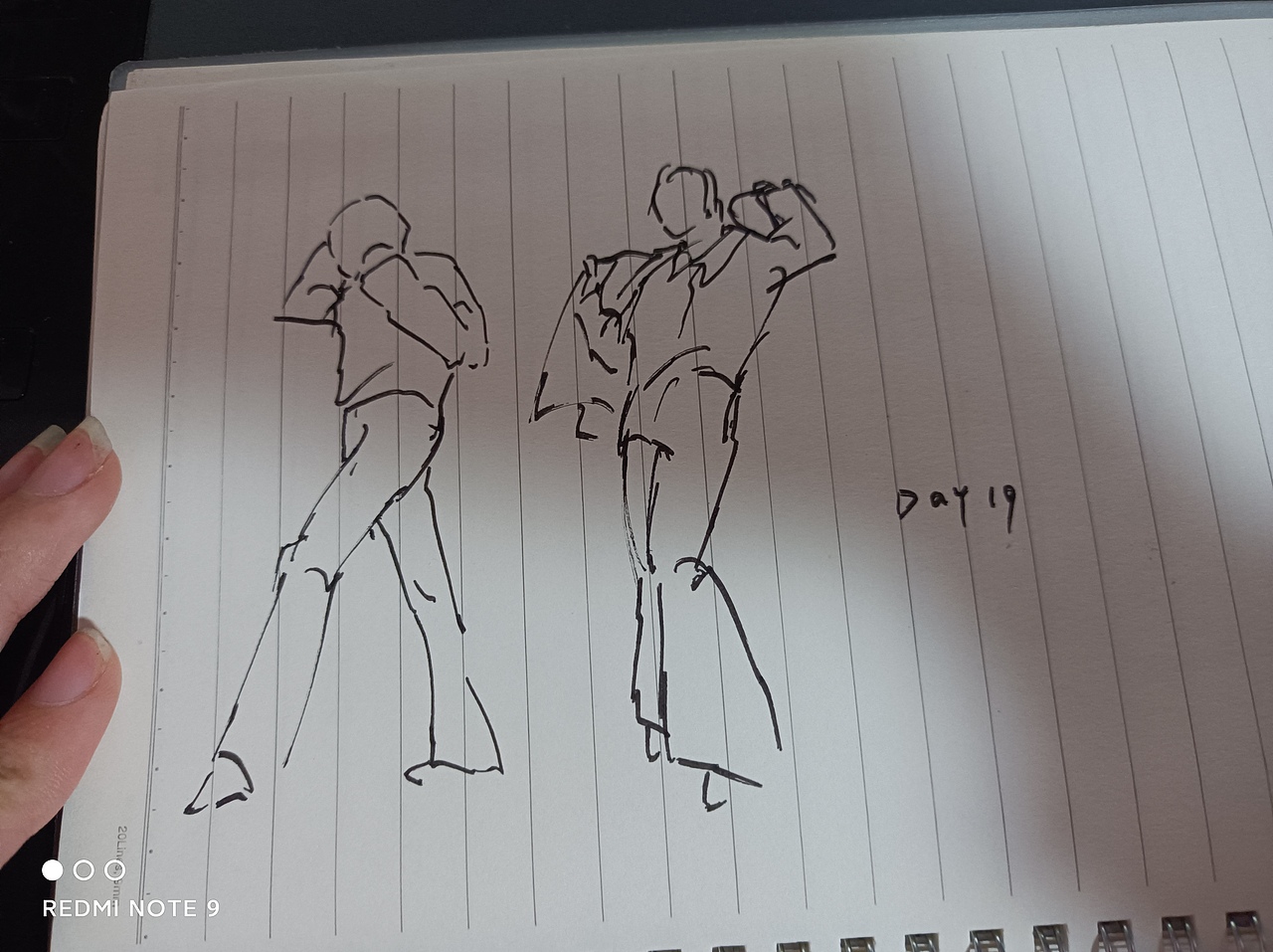 #速寫(xiě)60天挑戰(zhàn)賽#day19@速寫(xiě)班長(zhǎng)（圖ZMjkzMzUzOTEy） - 創(chuàng)作習(xí)作 - 站酷設(shè)計(jì)師媽媽垃圾桶V原創(chuàng)素材 - 站酷ZCOOL