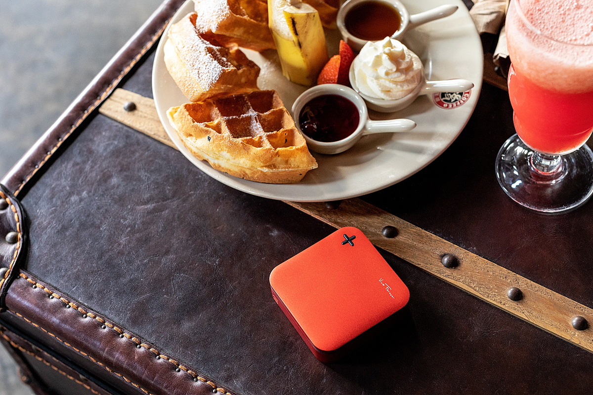 品牌案例丨亿觅小钢炮10000mAh移动电源（图ZMTI5NzU1Njgw） - 产品摄影 - 站酷设计师白底图原创素材 - 站酷ZCOOL