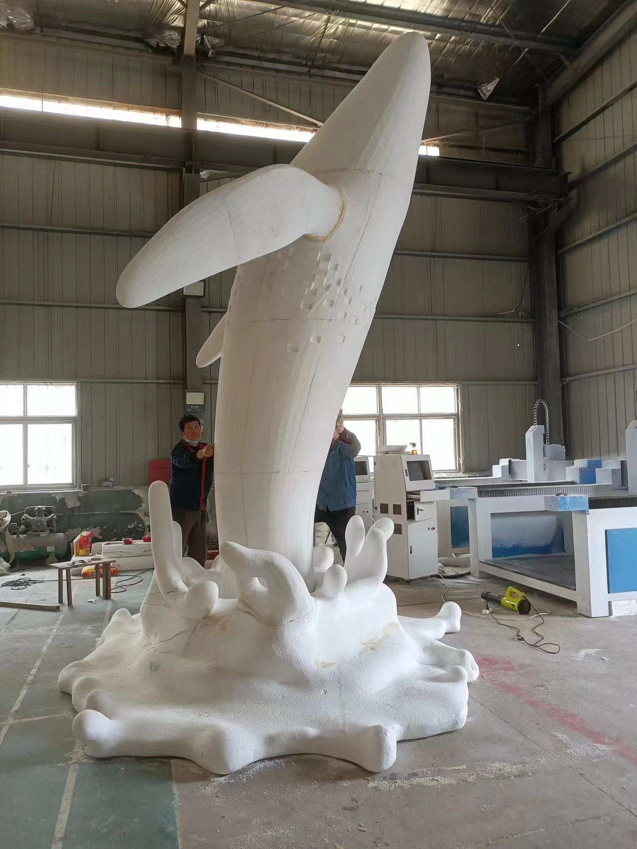 上海-不锈钢镜面镂空大鲸鱼制作过程展示（图ZMzQ2MjY2NTI0） - 雕塑 - 站酷设计师德森雕塑标识景观原创素材 - 站酷ZCOOL