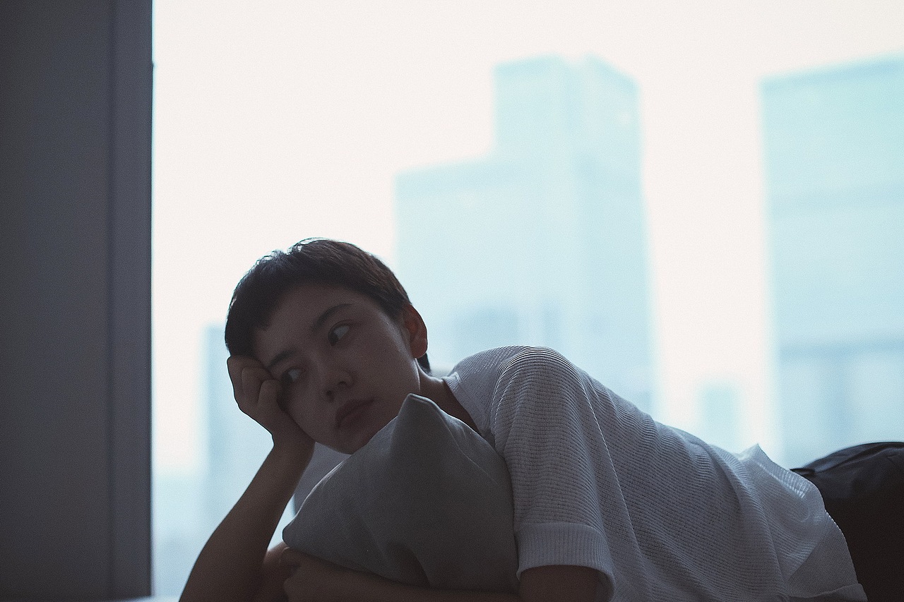 给女朋友拍照才是正经事（图ZNTgwOTgxODg=） - 人像摄影 - 站酷设计师按快门的松狮原创素材 - 站酷ZCOOL
