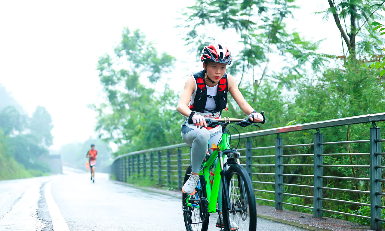 户外三项挑战赛视觉设计