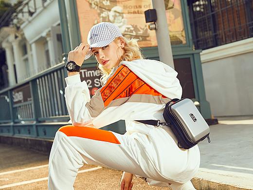 坚果视觉工厂&  功将箱包模特拍摄