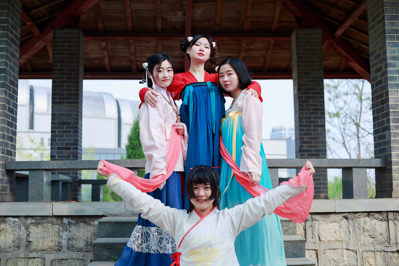 美乎呓汉 着我汉家衣裳