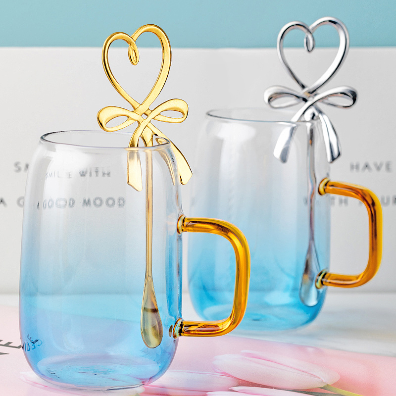 挥动的仙女棒 | 爱心蝴蝶结搅拌勺 | 勺子餐具摄影（图ZMTc4MjYzNzMy） - 产品摄影 - 站酷设计师漫渡光影原创素材 - 站酷ZCOOL