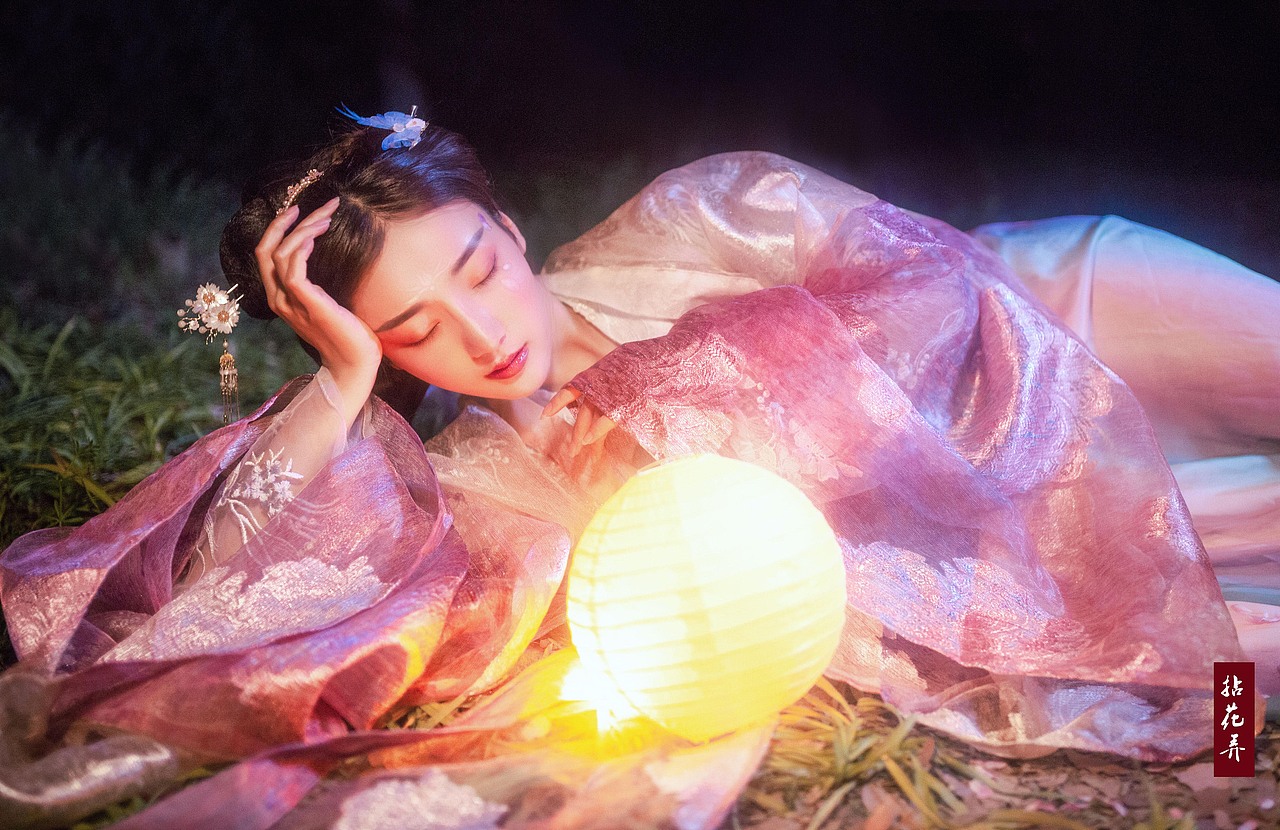 拈花弄（图ZMTI1ODU1Njky） - 人像摄影 - 站酷设计师教书先生Henry原创素材 - 站酷ZCOOL