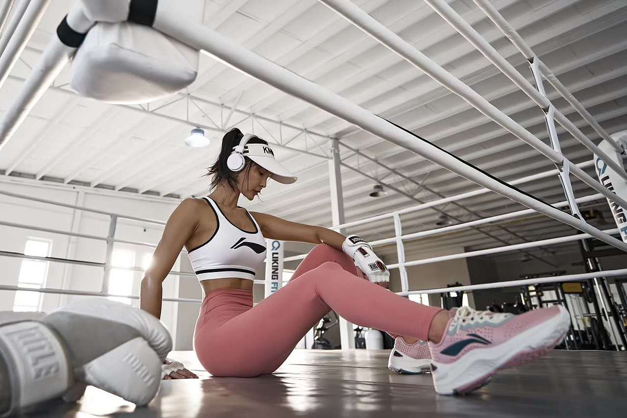 模特拍摄健身服服装运动服