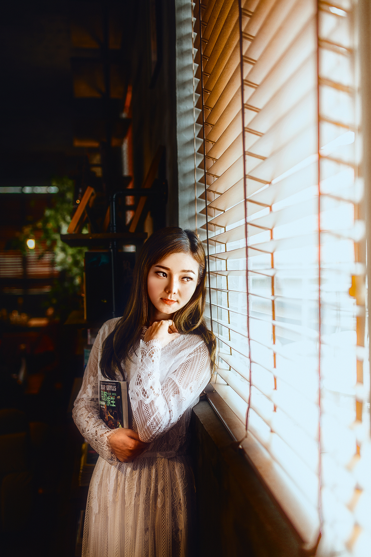 谁念西风独自凉,萧萧黄叶闭疏窗,沉思往事立残阳
