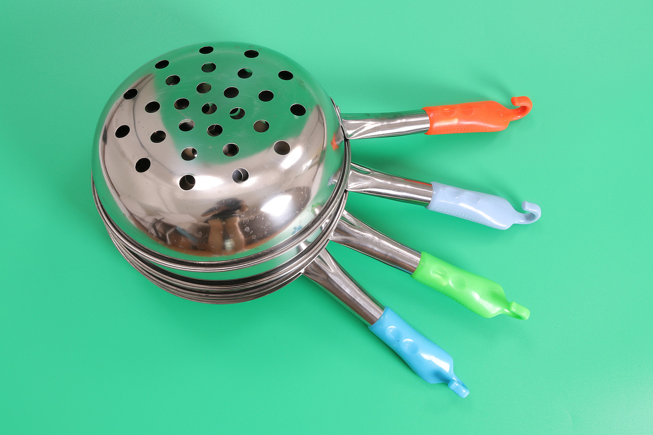 C02-烹饪用具\V39塑料柄漏鱼勺