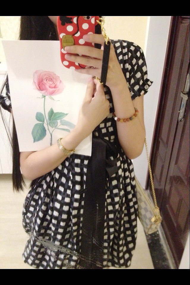 纸上彩铅--《玫瑰系贰》随录（图ZMTIwNjA0Mjg=） - 绘画 - 站酷设计师超超的青葱原创素材 - 站酷ZCOOL