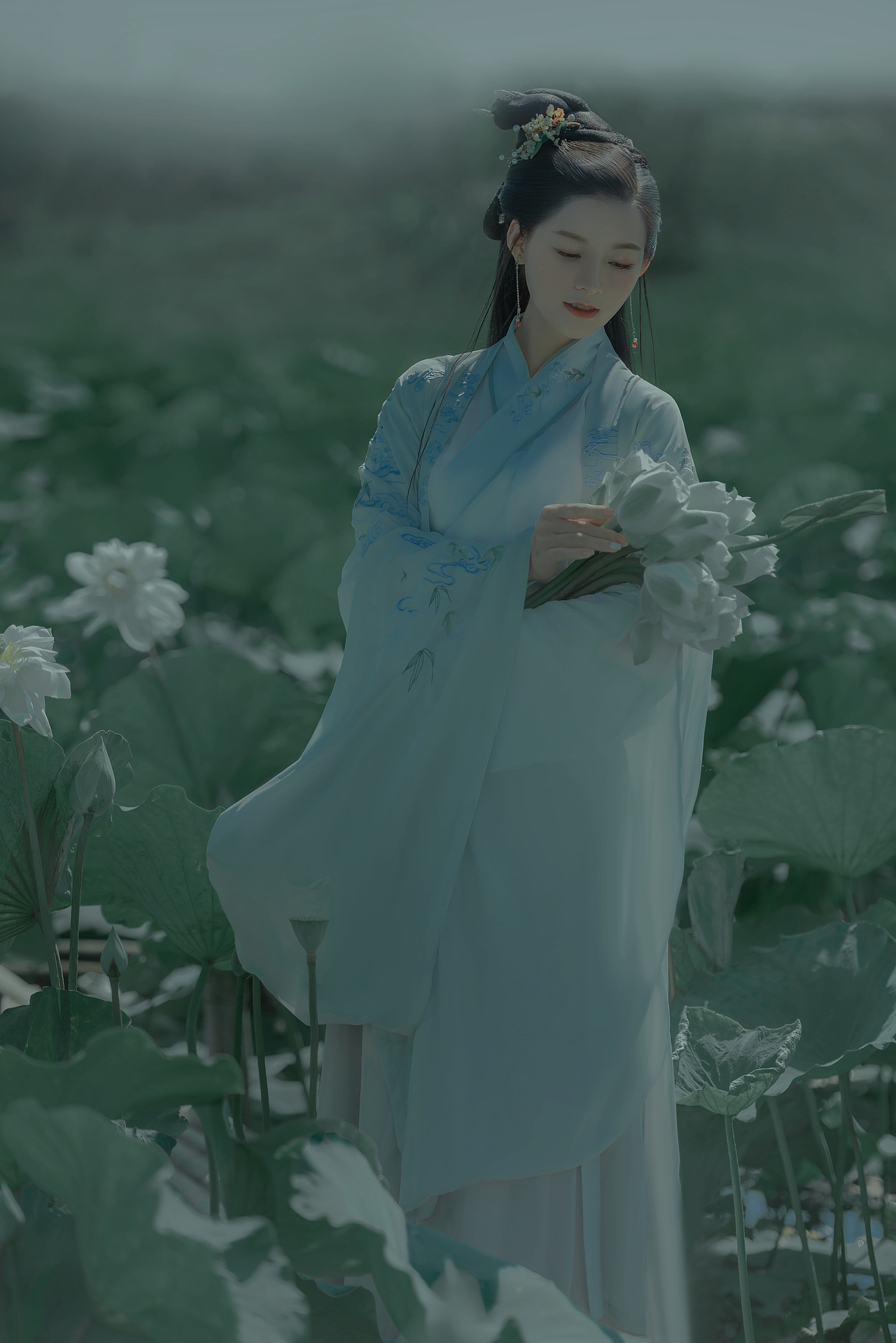 青莲居（图ZMjY1MjgzNzAw） - 人像摄影 - 站酷设计师只此山青原创素材 - 站酷ZCOOL