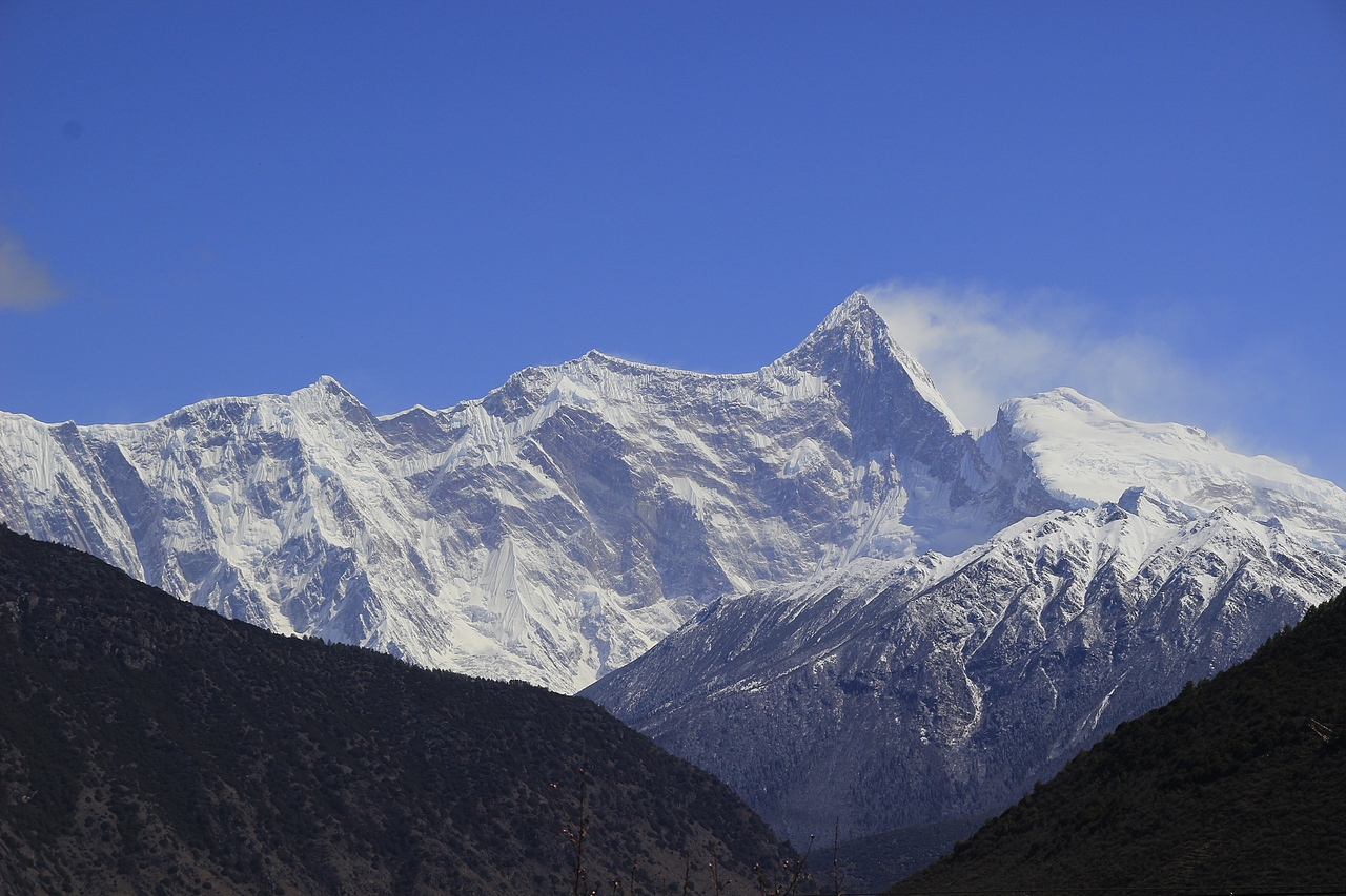 南迦巴瓦峰与雅鲁藏布江