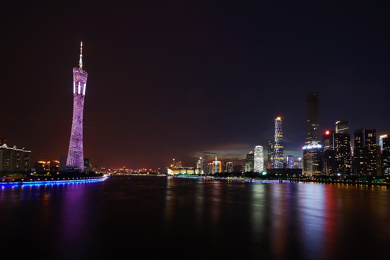 广州塔的日与夜（图ZODUzNzU4Njg=） - 环境/建筑摄影 - 站酷设计师Carson_小立原创素材 - 站酷ZCOOL