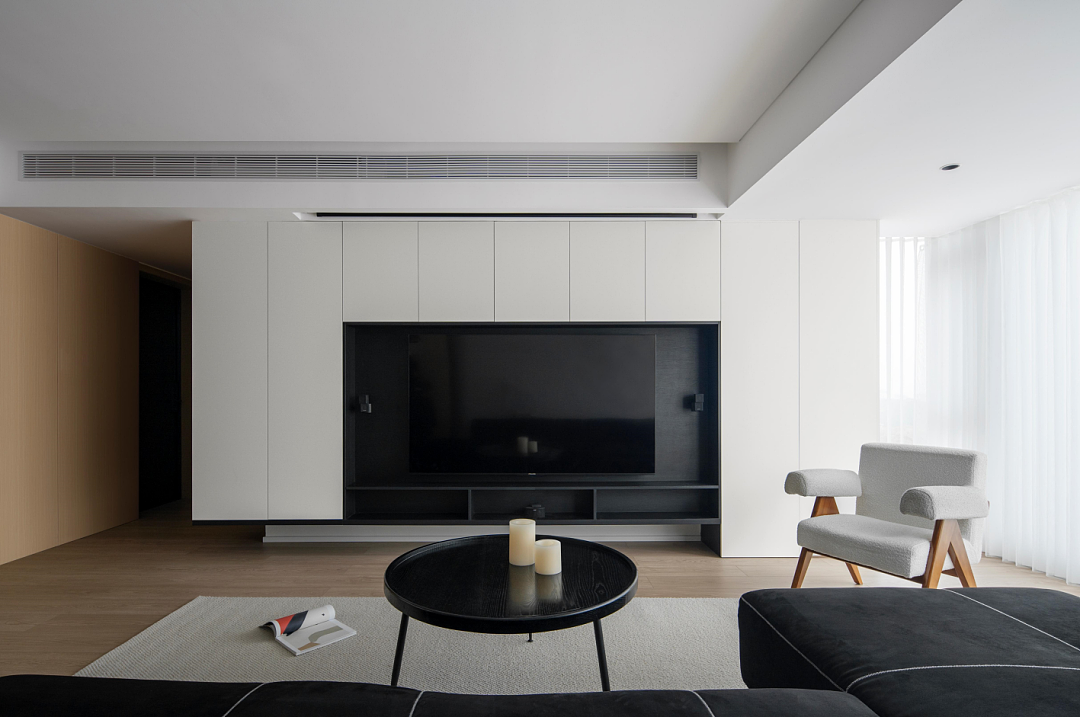 140㎡现代简约风格,一体化客厅背景墙大气时尚!