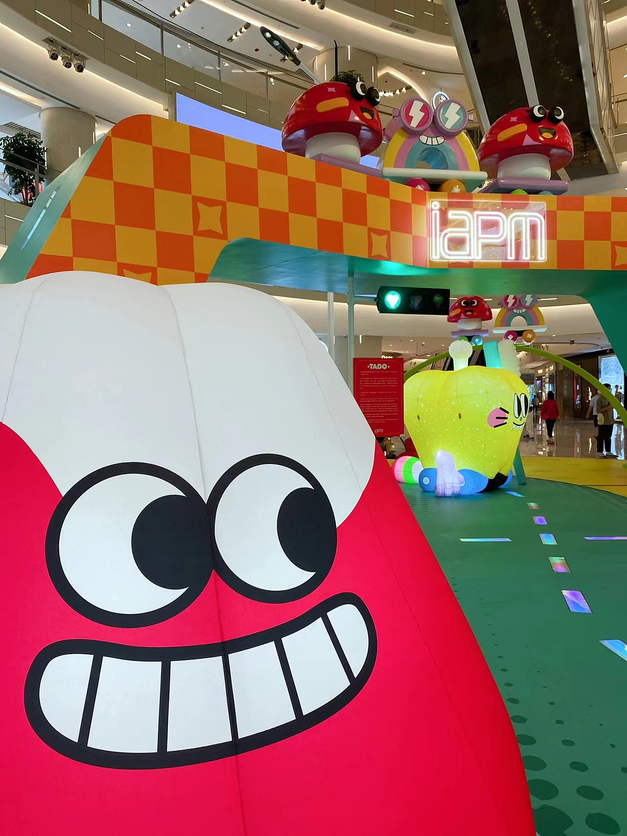 大明气模——上海环茂商场美陈气模