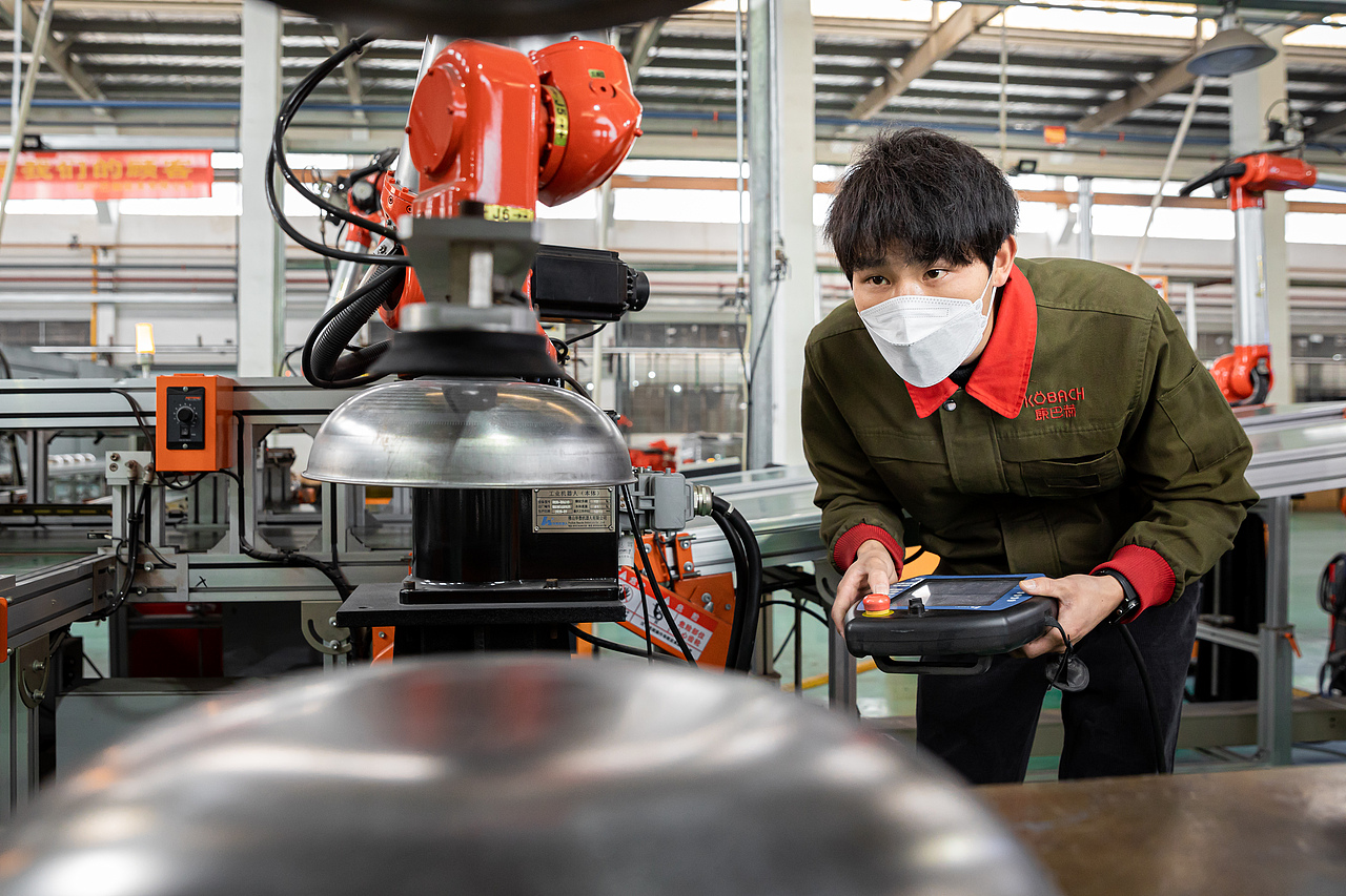 不粘锅工厂拍摄