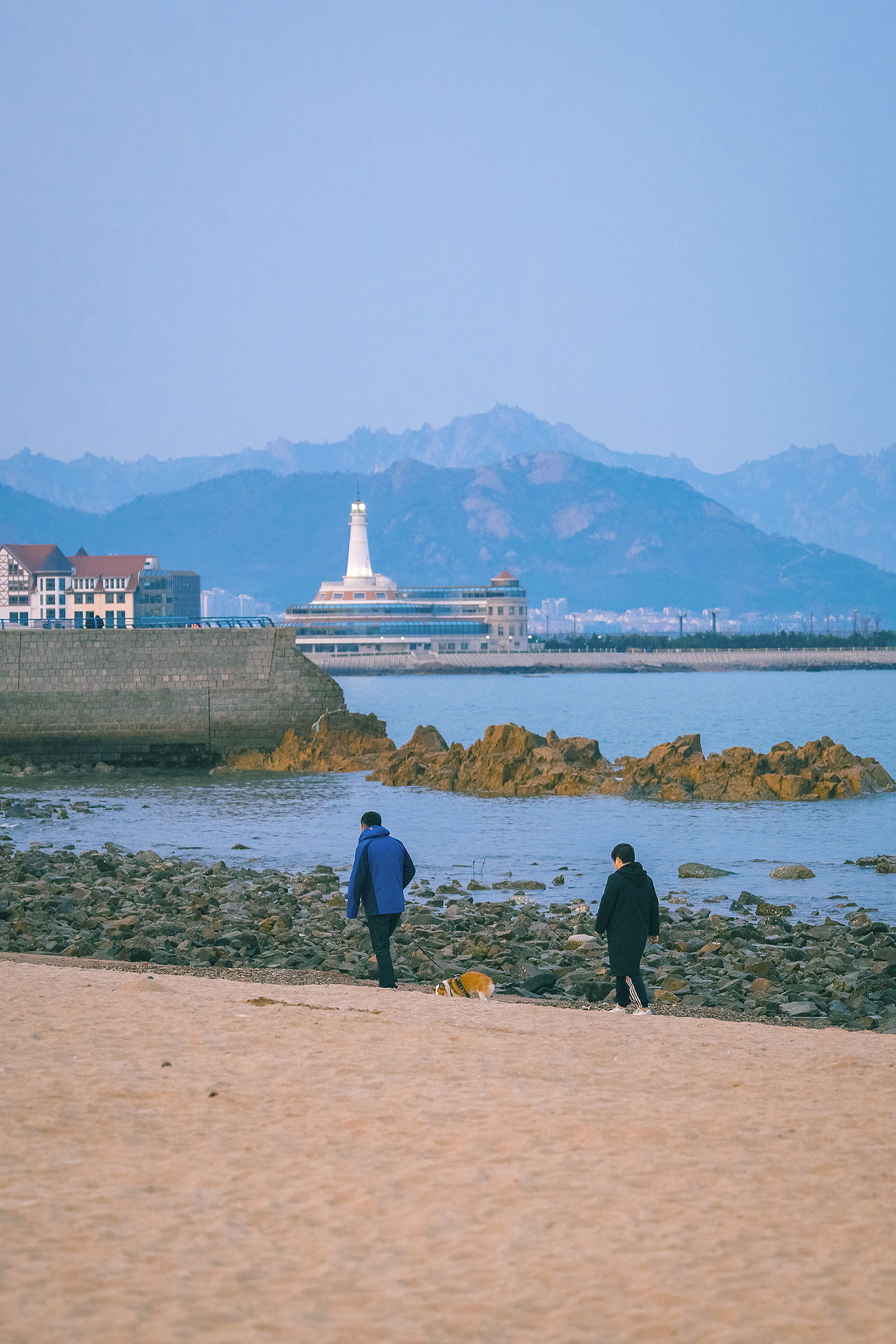 如果有两个太阳,一个代表光明, 一个代表希望