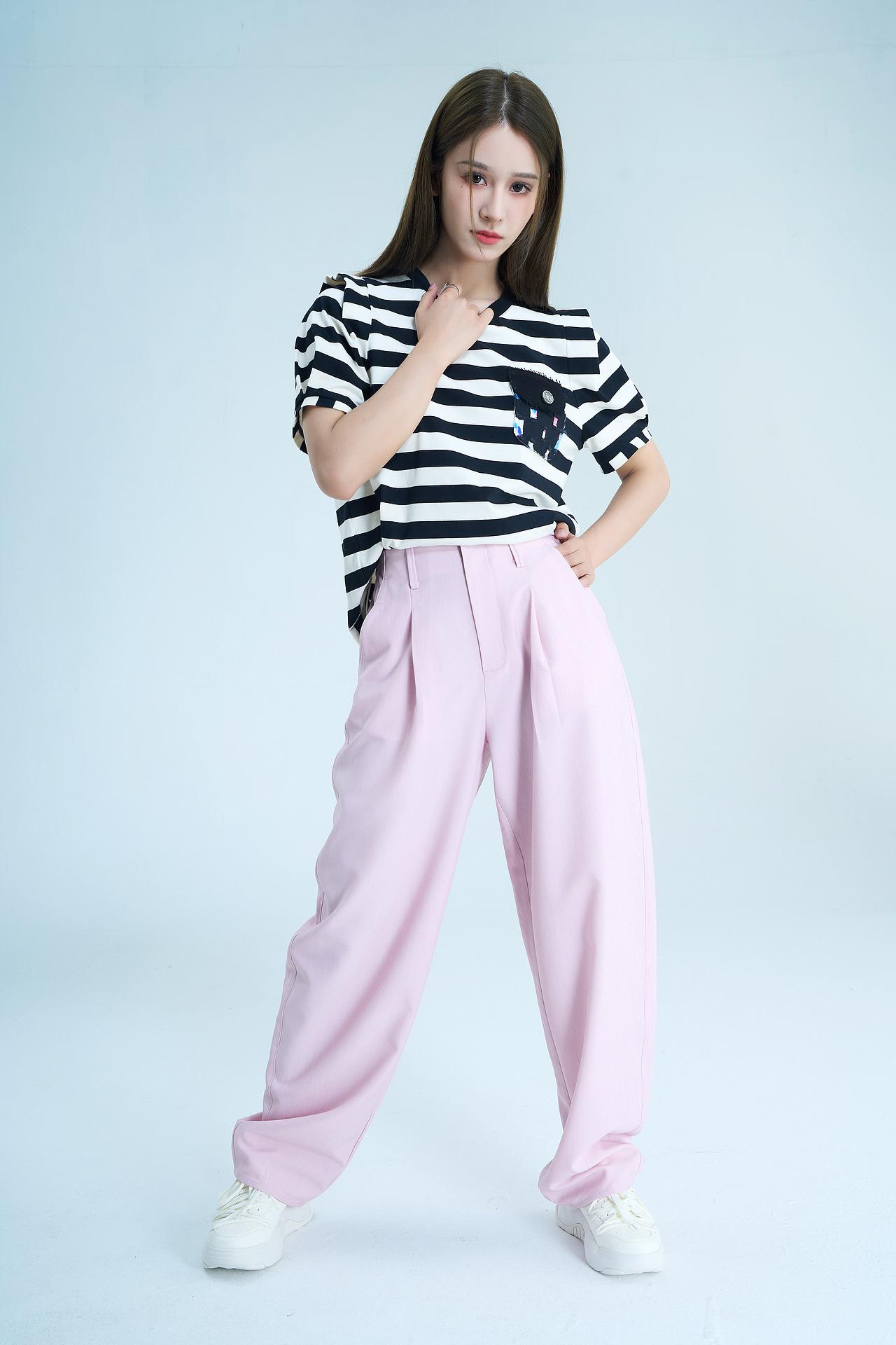 韩系品牌女装lookbook作品 条纹T恤和粉色西裤（图ZMzM5NjU4MDI4） - 人像摄影 - 站酷设计师不只语言原创素材 - 站酷ZCOOL