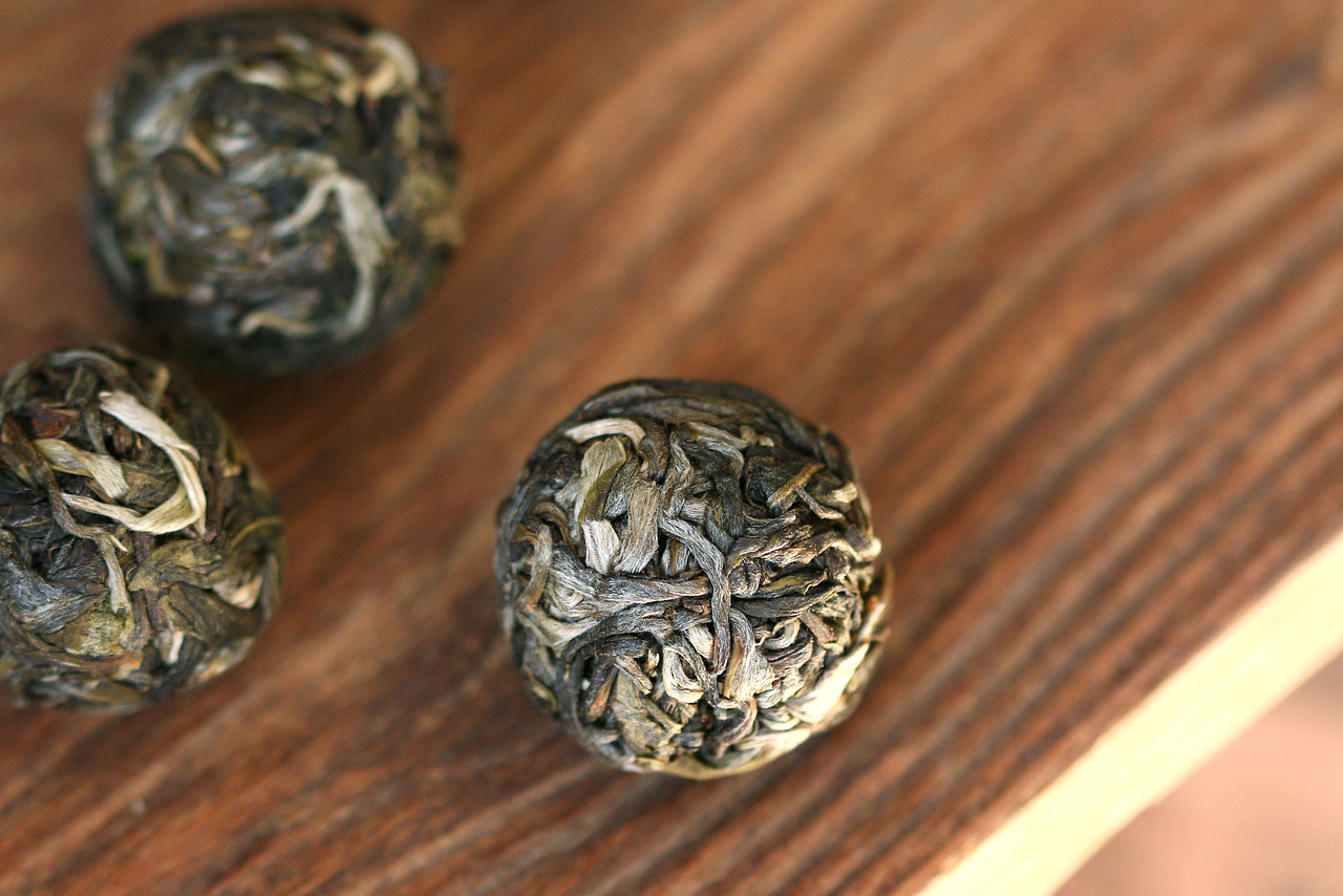 茶叶拍摄练习16----曼松龙珠普洱茶