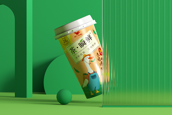 在完成整体包装之后，我们同步为新品上市设计了海报，在画面上减少过多信息元素的堆积，让新品信息更聚焦。
<br>维持与包装整体视觉风格的同时，延续了茶农鸭形象，让它脚踩柠檬怀抱茶篓，抢先一步品尝新品。
