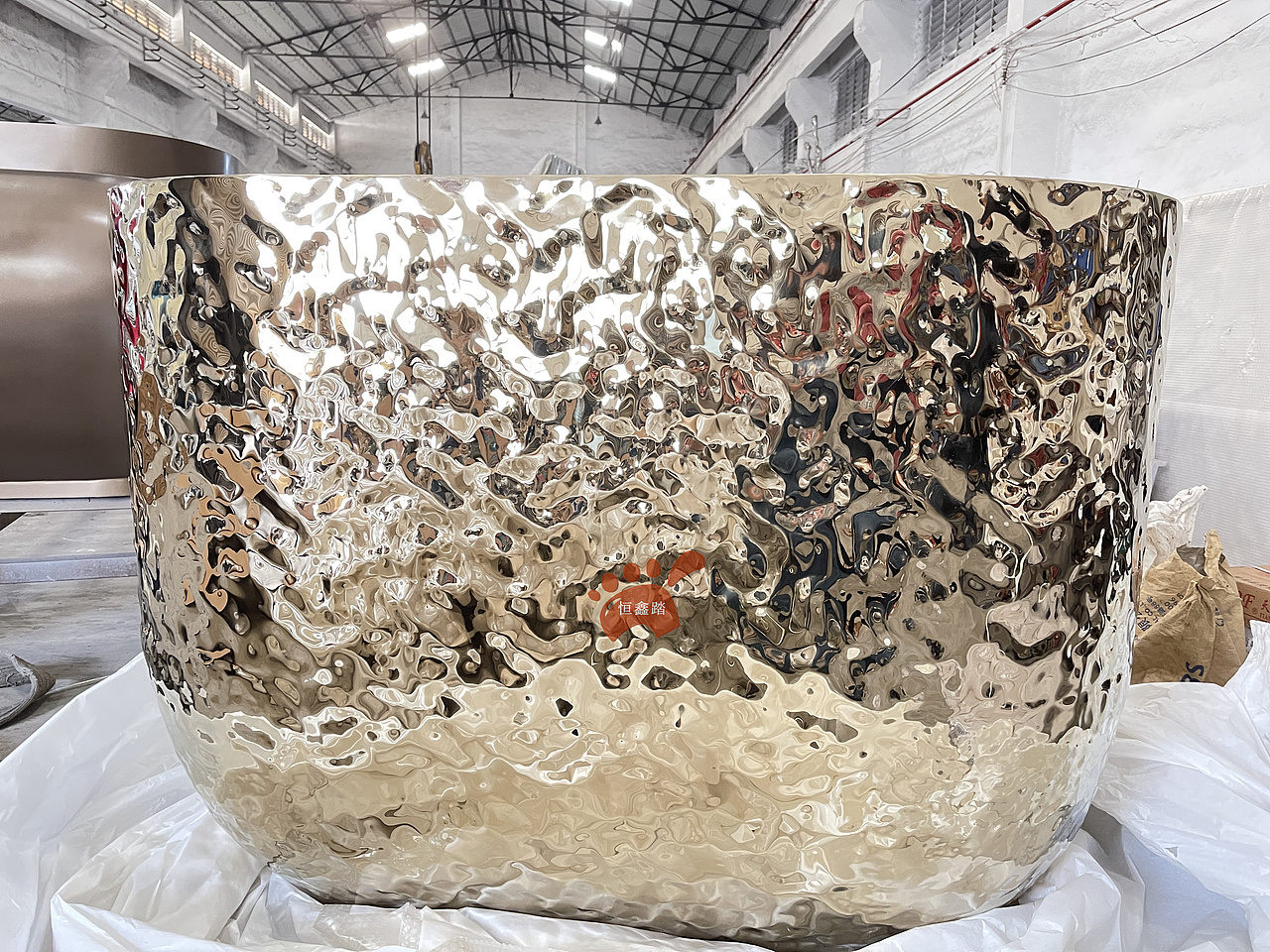 售楼部水波纹不锈钢吧台 轻奢现代风接待桌