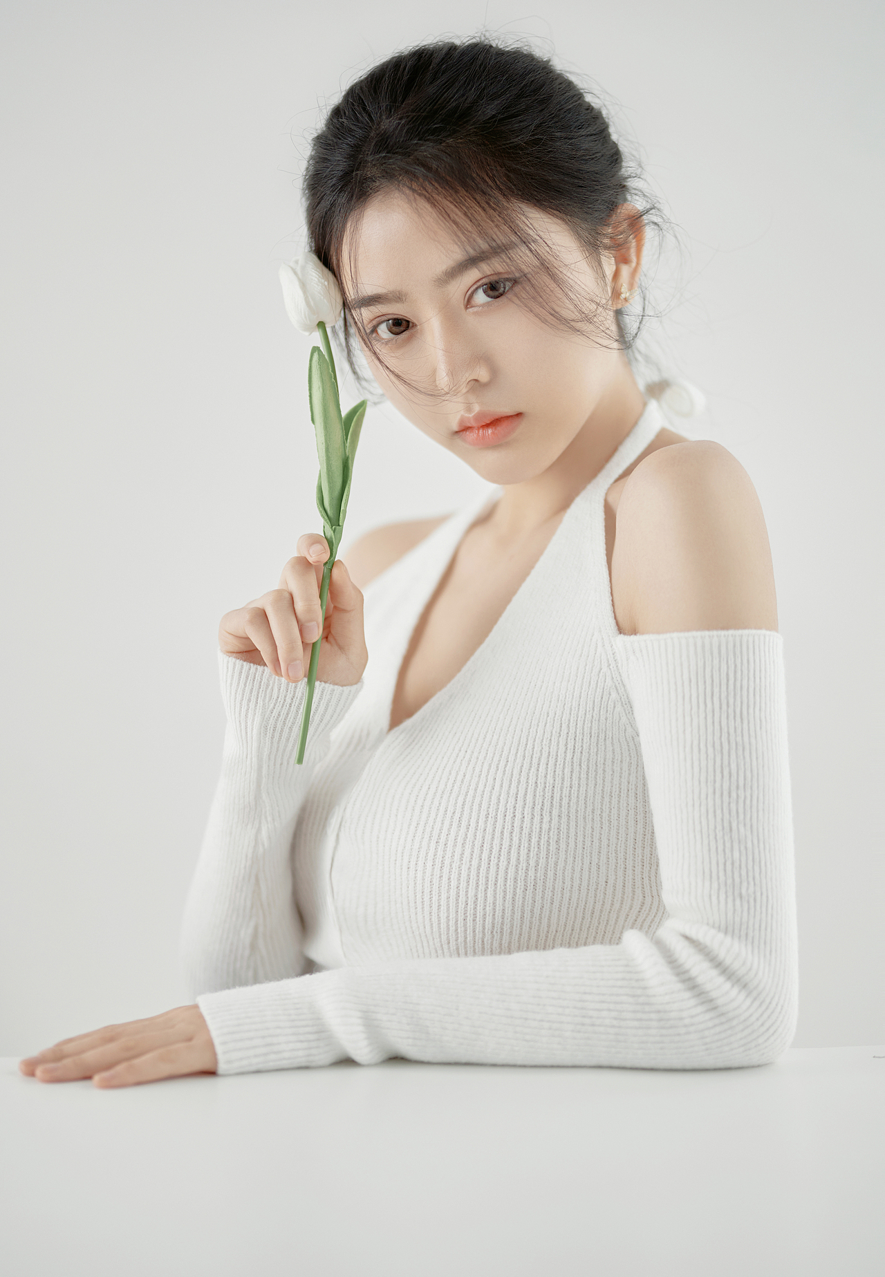 莫兰迪高级灰人像写真,极简简约才是经典